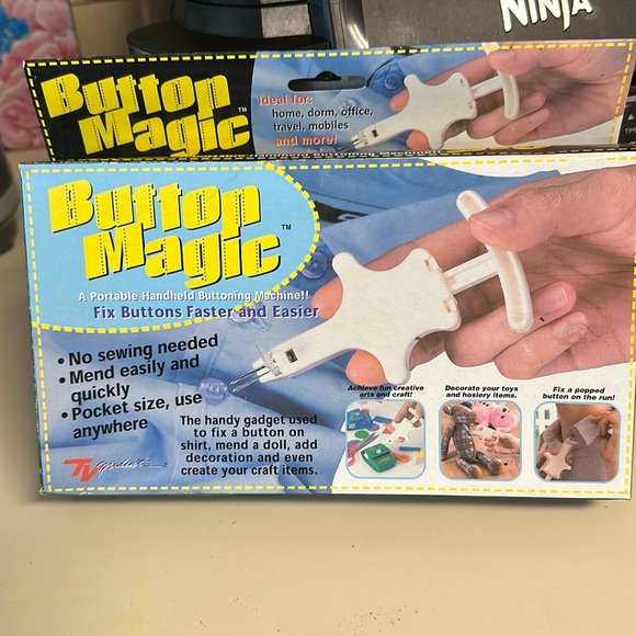 Button Magic portable buttoning machine - Picture 1 of 9